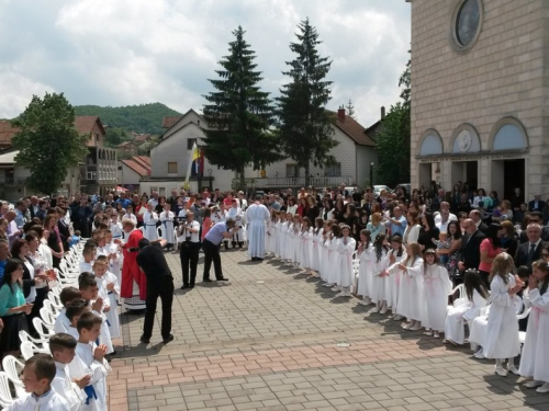 FOTO: Prva pričest u župi Prozor