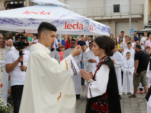 FOTO: Mlada misa vlč. Josipa Papka u župi Prozor