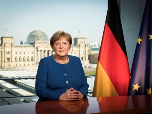 Merkel: Usprkos uspjesima još uvijek smo na početku pandemije