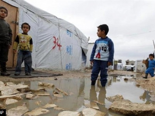 Evakuirano 110.000 civila, sirijski veleposlanik slavi
