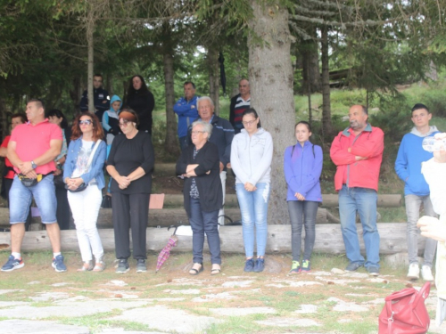 FOTO: Na Vranu služena sv. misa za poginule duvandžije