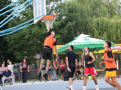 FOTO: Druga večer Streetball turnira u Prozoru