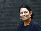 Britanska državna tajnica podnijela ostavku zbog tajnih sastanaka s Izraelcima