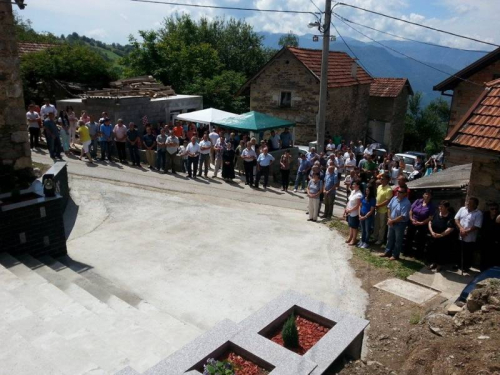 Na Kućanima blagoslovljeno spomen obilježje poginulim i nestalim Kućancima