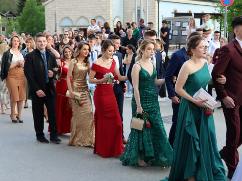 FOTO/VIDEO: Matura 2022. - Defile mladosti na ulicama Prozora