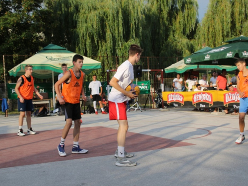 FOTO: Ekipa ''ALF Market'' osvojila Streetball za juniore