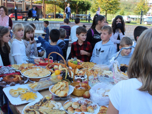 FOTO: Dani kruha u OŠ Marka Marulića Prozor