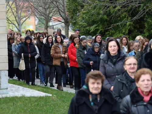 FOTO: Put križa kroz fratarski gaj na Šćitu