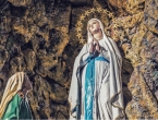 Prije 165 godina djevojčici u Lourdesu ukazala se Blažena Djevica Marija