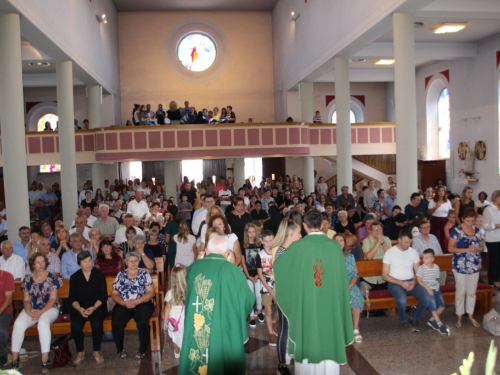 FOTO: Dan posvete crkve i susret duhovnih zvanja u župi Prozor