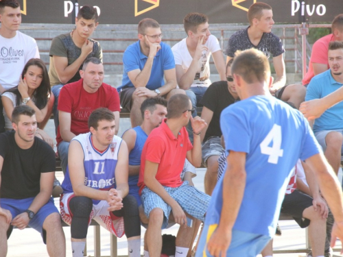 FOTO: ''General Vasilije Mitu'' iz Zagreba pobjednik 15. Streetball Rama