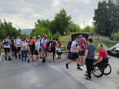 FOTO: Hodočasnici iz Rame krenuli pješice u Međugorje