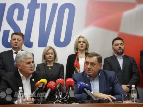 Dodik iz Mostara poručio Bošnjacima: Sredite se!