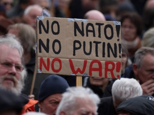 Ljudi u Njemačkoj marširaju za mir u Ukrajini, žele pregovore