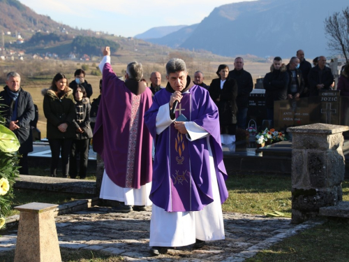 FOTO: Sahranjen fra Živko Petričević
