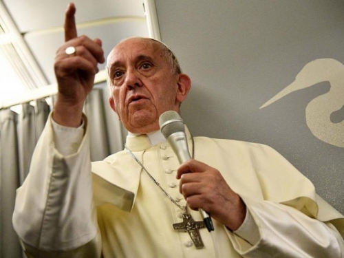 Papa Franjo protiv ''iracionalnog'' odnosa prema nuklearnom oružju