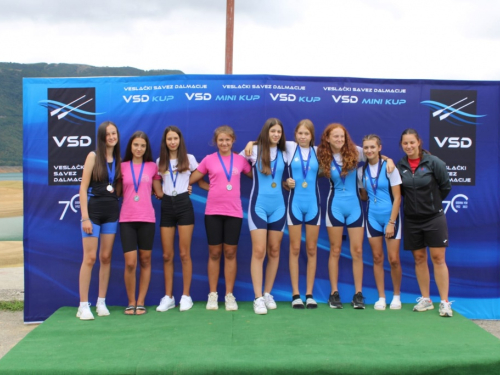 FOTO: Na Ramskom jezeru održana 10. veslačka regata