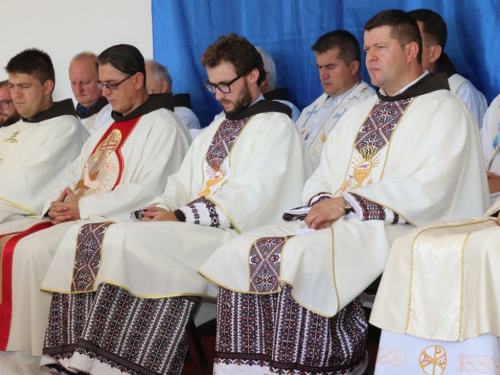 FOTO: Mlada misa fra Franje Barabana u Rumbocima