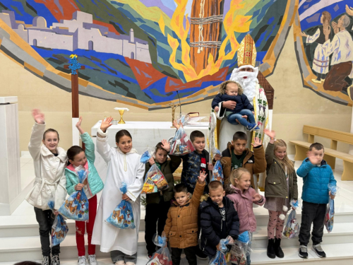 Sv. Nikola posjetio djecu na Orašcu