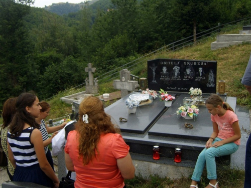 FOTO: Misa sekundacija mladomisnika Ljube Zelenike u župi Uzdol