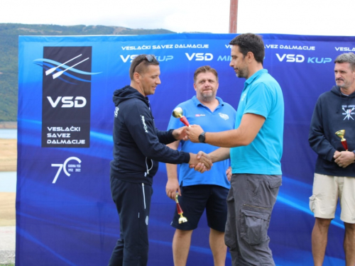 FOTO: Na Ramskom jezeru održana 10. veslačka regata