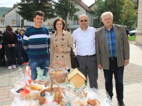 FOTO: Dani kruha i zahvalnosti za plodove zemlje u OŠ Marka Marulića Prozor