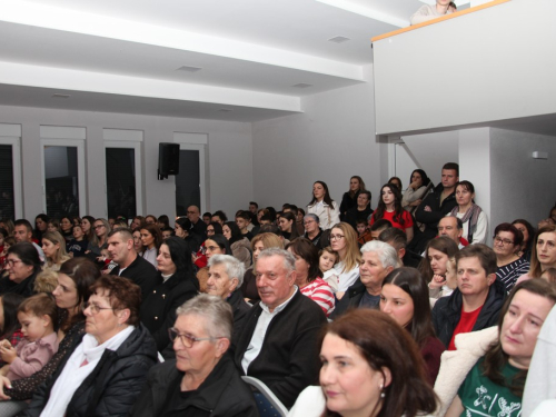 FOTO: Božićna priredba u župi Rumboci
