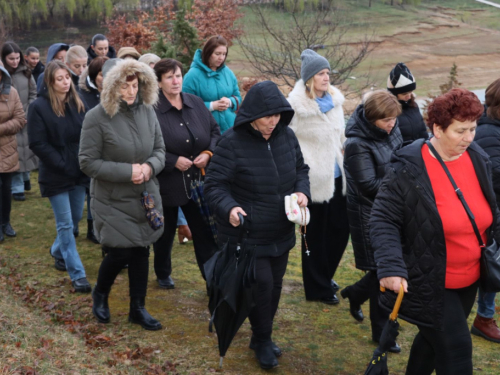 FOTO: Put križa kroz fratarski gaj na Šćitu