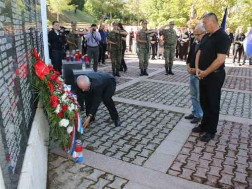 FOTO: Na Uzdolu obilježena 24. obljetnica stravičnog pokolja nad Hrvatima