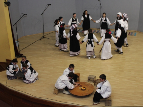 FOTO/VIDEO: Folklorna skupina 'Ramska tradicija' - Božićni običaji u Rami