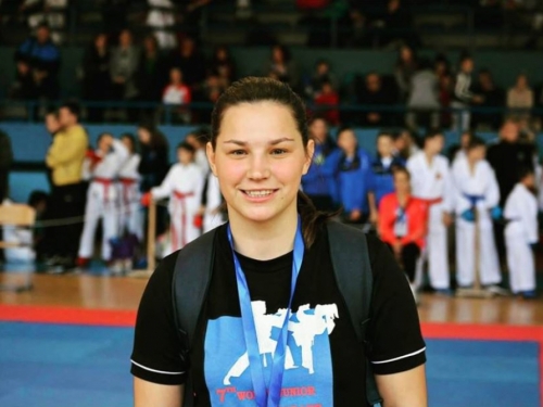 Ponovno na vrhu: Delfina Tadić državna prvakinja u karateu