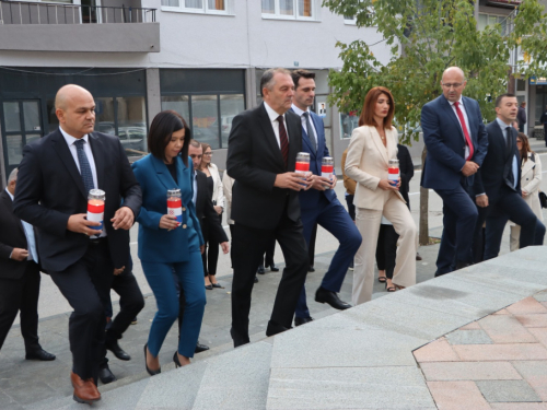 FOTO/VIDEO: HDZ BiH Rama održao centralni predizborni skup u Prozoru
