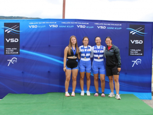 FOTO: Na Ramskom jezeru održana 10. veslačka regata