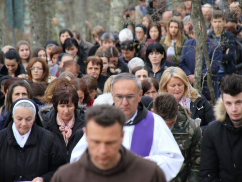 FOTO: Put križa kroz fratarski gaj na Šćitu