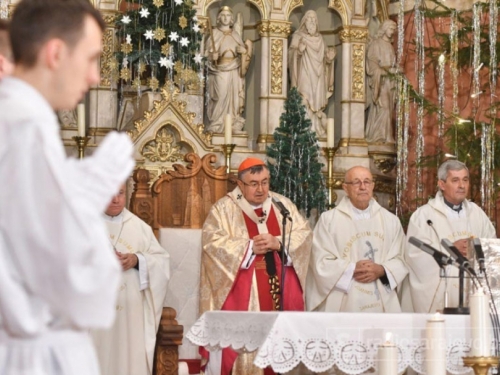 Kardinal Puljić: Ni danas za Isusa nema mjesta