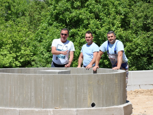 FOTO: Otpočeli radovi oko uređenja Gospinog trga