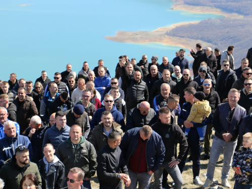 Mirno okupljanje na Zahumu: Ramci poručili – ''Ne damo svoje!''