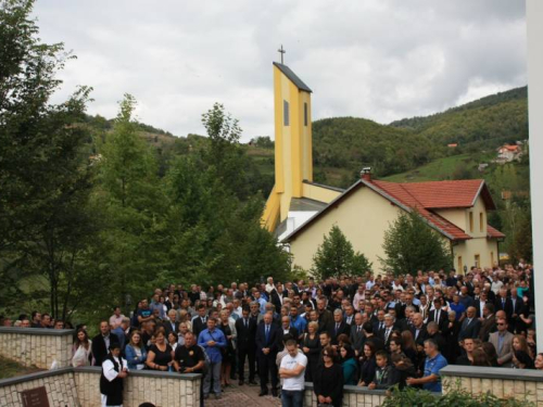 FOTO: 21. obljetnica stradanja Hrvata na Uzdolu