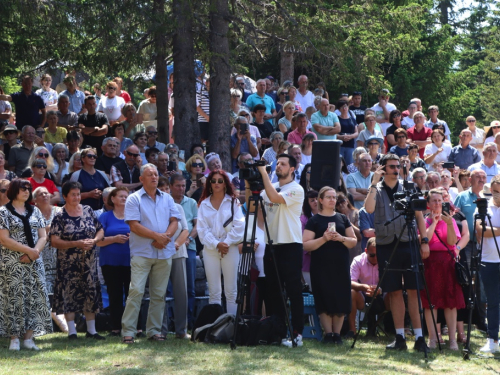 FOTO/VIDEO: Tisuće vjernika na Kedžari proslavilo 'Divin dan'