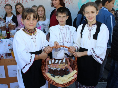 FOTO: Dani kruha u OŠ fra Jeronima Vladića Ripci