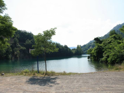 FOTO: Akcija čišćenja odmorišta i plaže na Gračacu