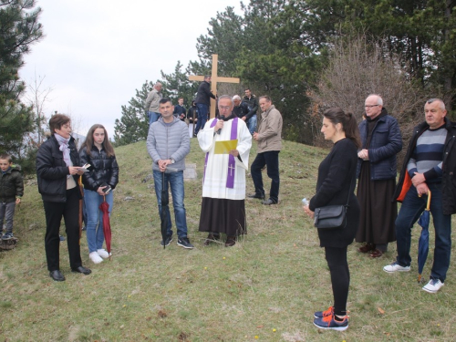 FOTO: Ramski put križa na brdo Gračac