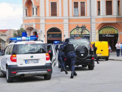 Potjera ulicama Novog Sada: Policija pucala za dilerom iz Hrvatske