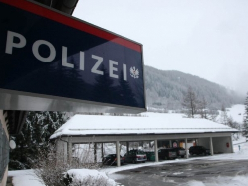 Austrija: Autobus udario u zid, ozlijeđen hrvatski vozač i još 23 putnika