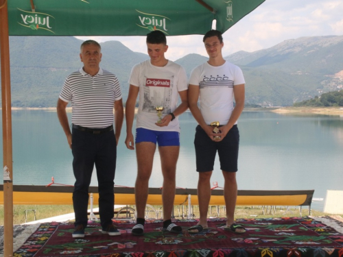 FOTO: Na Ramskom jezeru održana veslačka regata