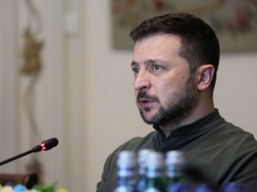 Zelenskij: Rusija lansirala preko 300 dronova na Ukrajinu