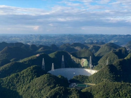 Počeo s radom kineski teleskop veličine 30 nogometnih igrališta