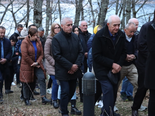 FOTO: Put križa kroz fratarski gaj na Šćitu