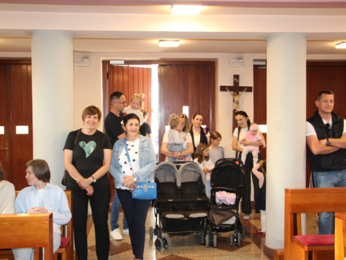 FOTO: Petra Krešo pobjednica festivala 'Djeca pjevaju Isusu' u župi Prozor