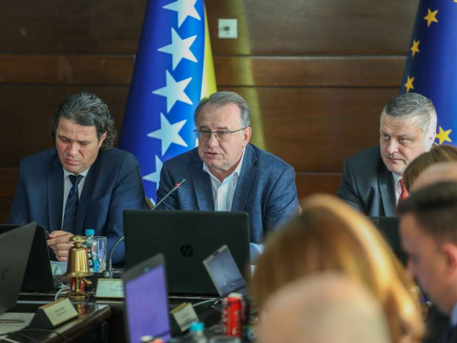 Vlada FBiH: Produljuje se mjera kontrole cijena osnovnih namirnica